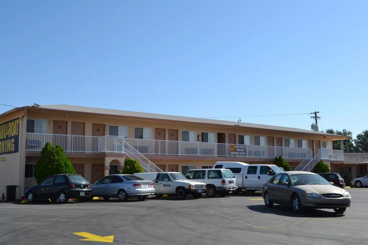 Budget Inn
