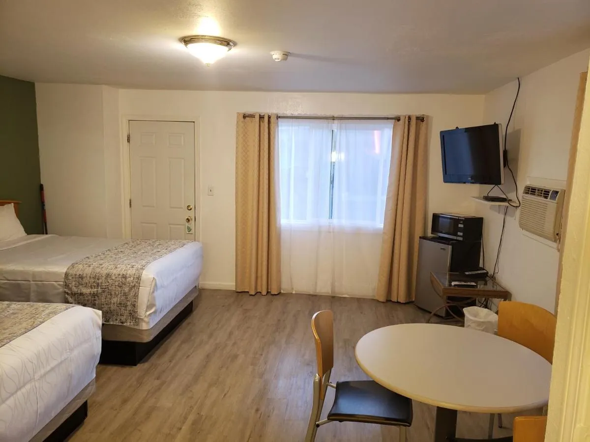 Deluxe Inn