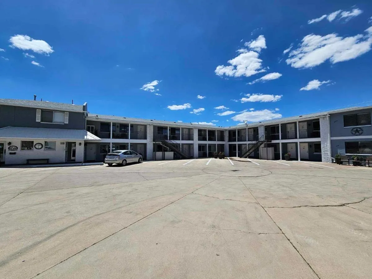 El Rancho Motel