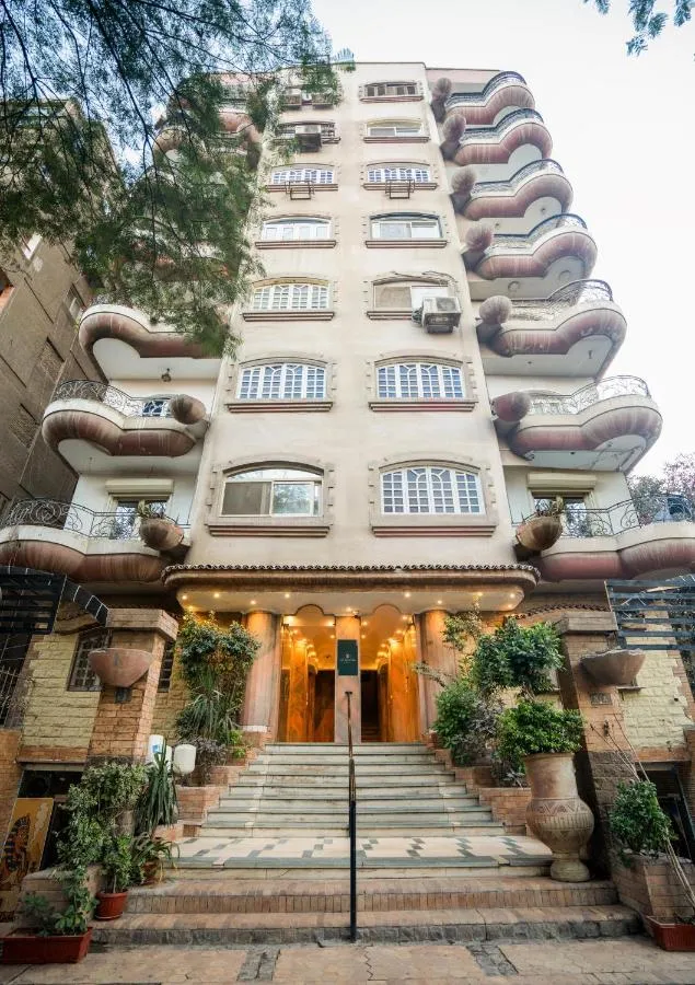 Tiye Pyramids Hotel