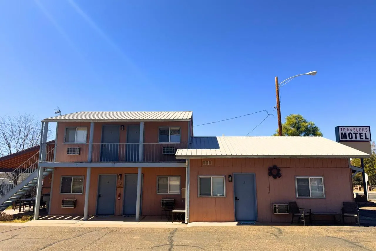 Travelers Motel