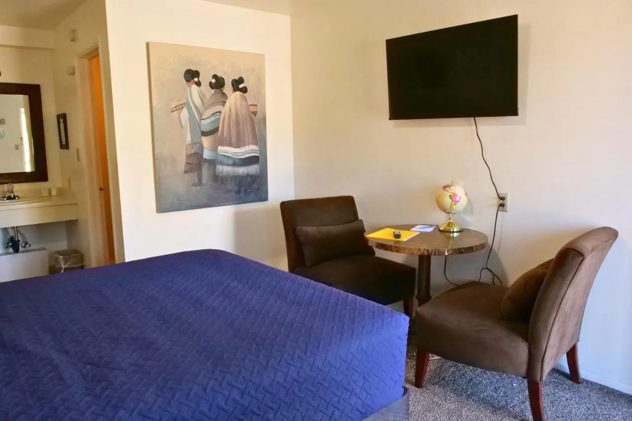 Travelers Motel