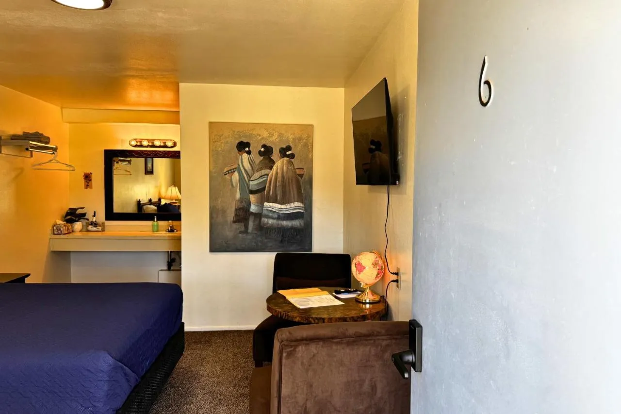 Travelers Motel
